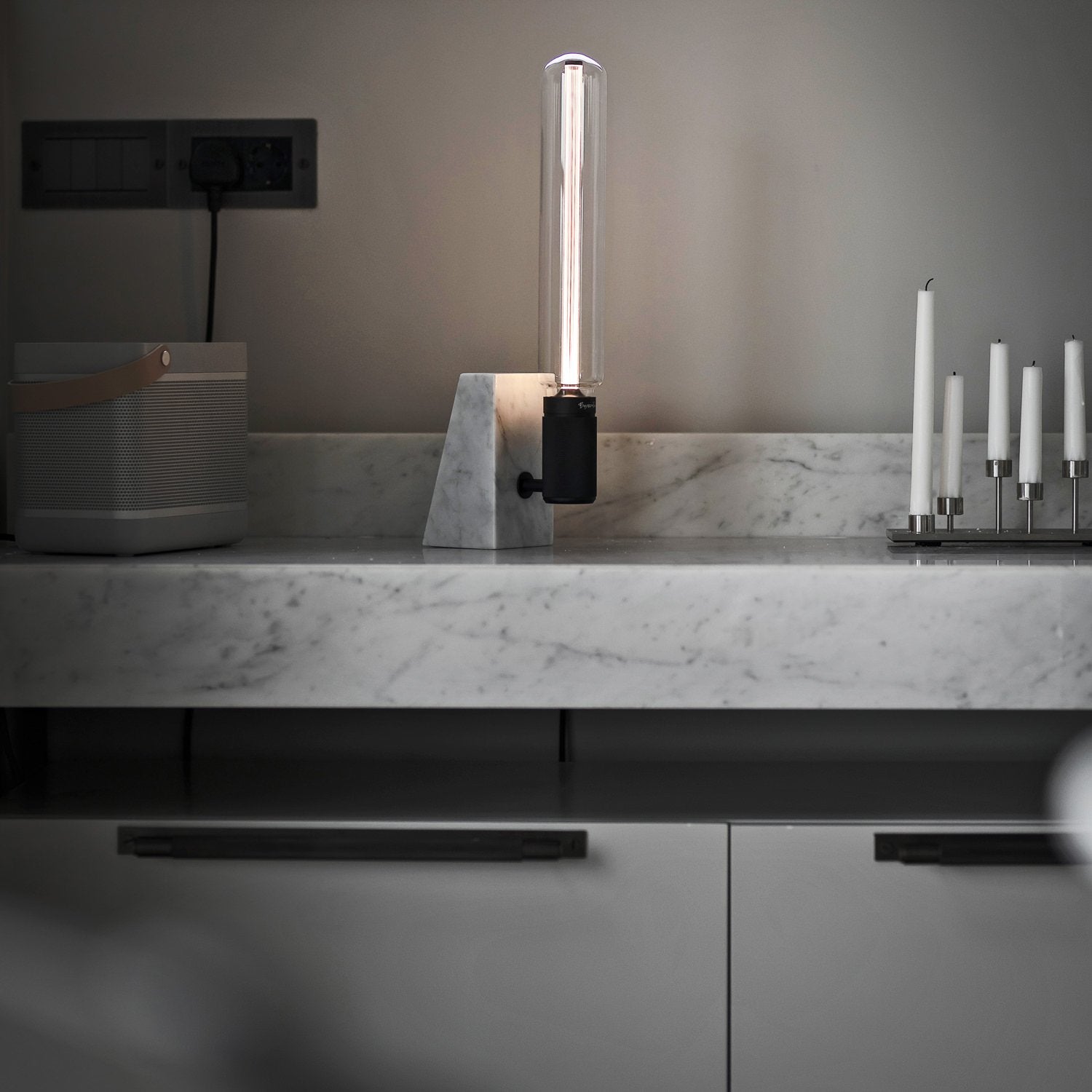 B+P Stone Table Light | White Marble